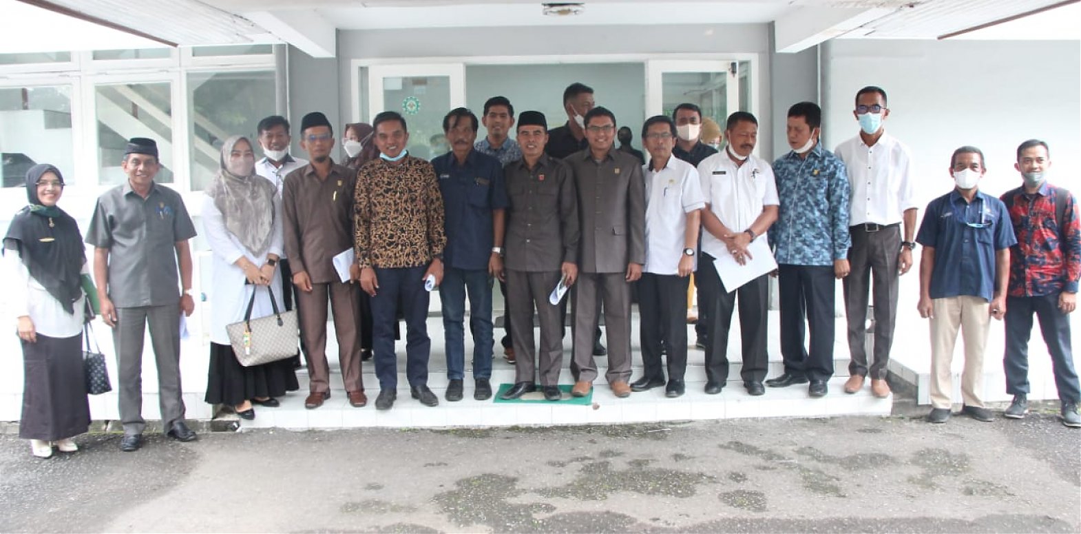 Komisi II DPRD Agam kunjungan kerja ke PT. Pupuk Iskandar Muda & PT. Petro Kimia, sebagai respon atas kenaikan harga pupuk non subsidi diawal tahun 2022