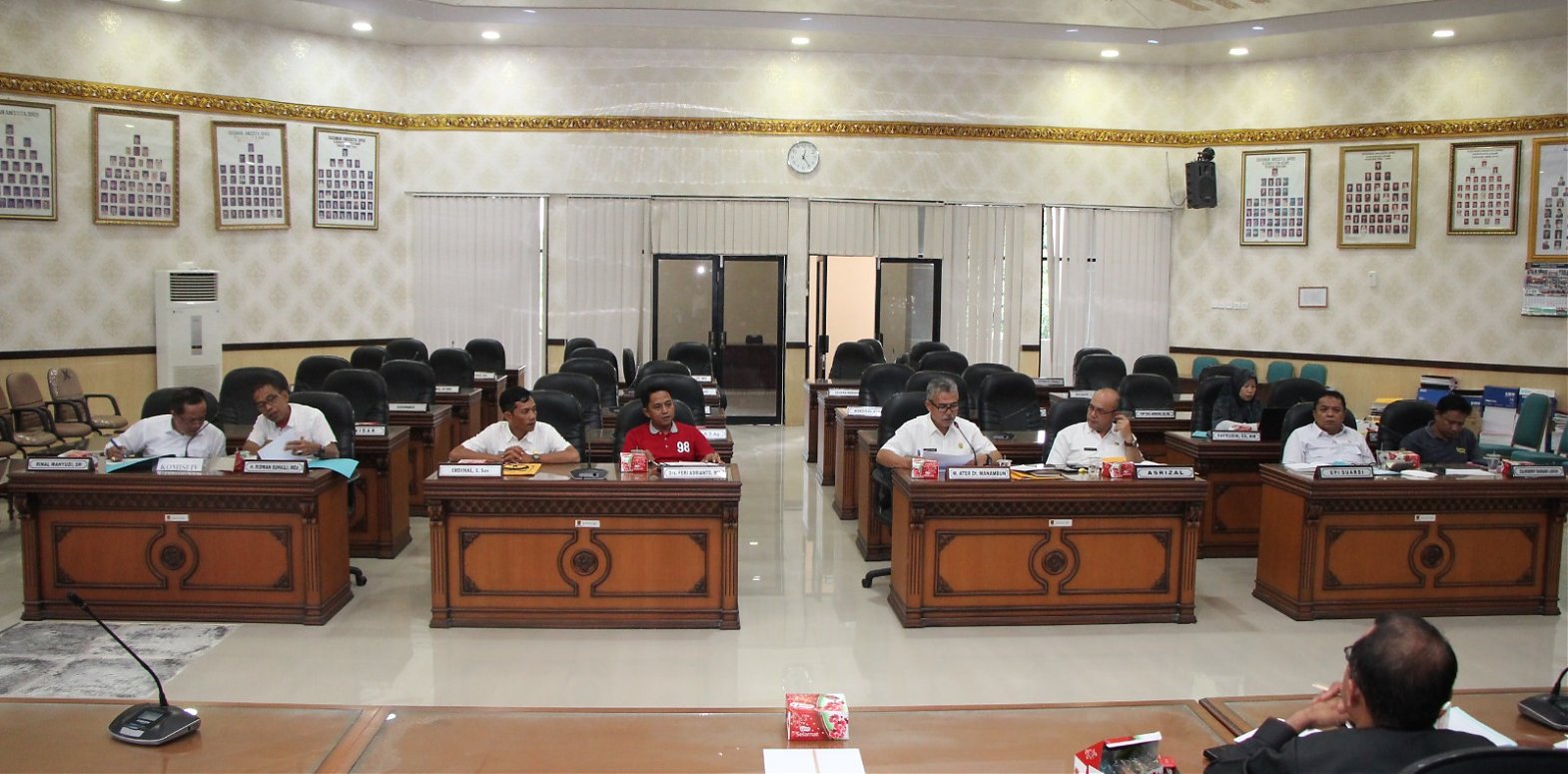 Guna mengevaluasi kinerja terhadap Organisasi Perangkat Daerah (OPD) di Kabupaten Agam, Komisi III dan IV DPRD menggelar Rapat Dengar Pendapat (RDP)
