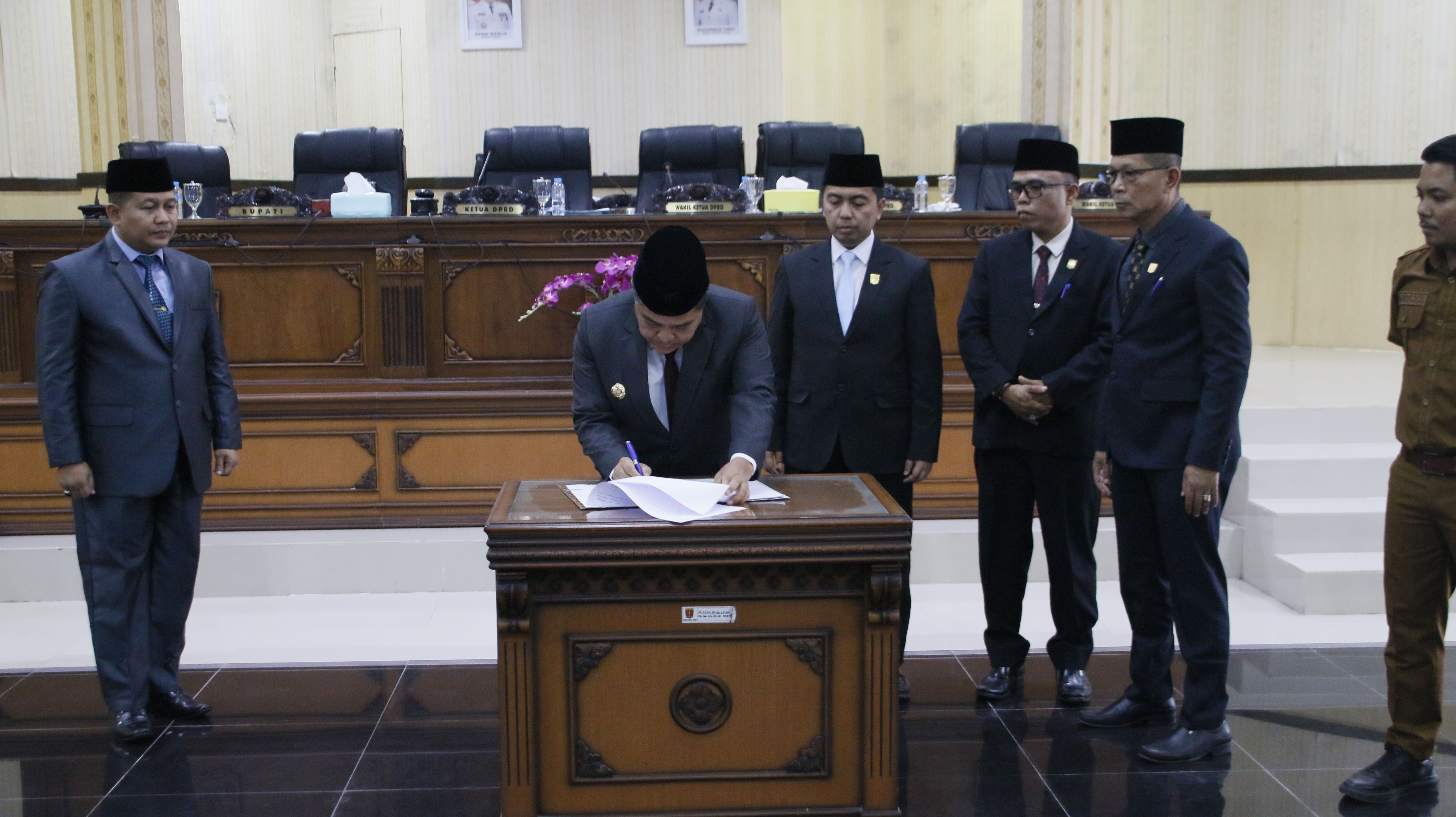 Ranperda Inisiatif DPRD Agam tentang Penyelenggaraan Pendidikan Ditetapkan Menjadi Perda