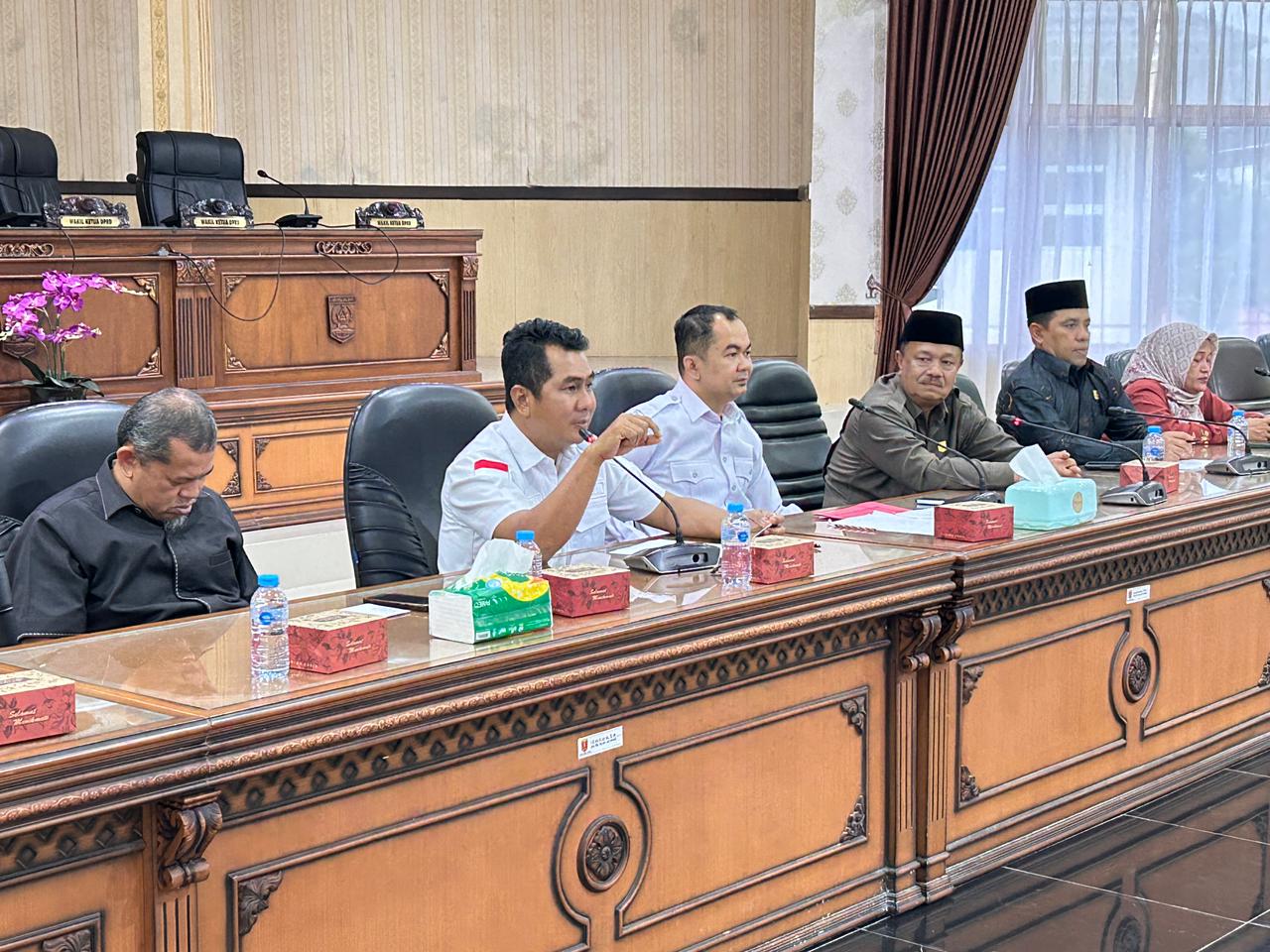 Pansus DPRD Agam Himpun Aspirasi LKAAM, UMKM dan Nakes untuk Rekomendasi LKPj 2025