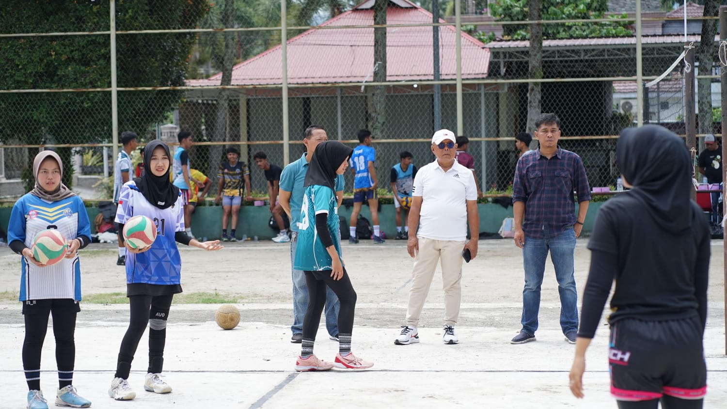 Persiapkan Tim Porprov 2026, Anggota DPRD Agam Alber Pantau Seleksi Tahap II Atlet Voli