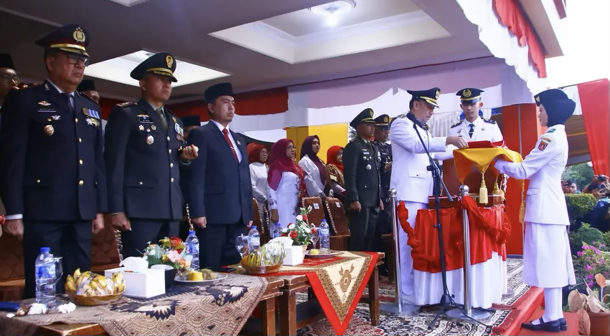 Ketua DPRD Agam Hadiri Upacara Penurunan Bendera Peringatan HUT ke-81 RI