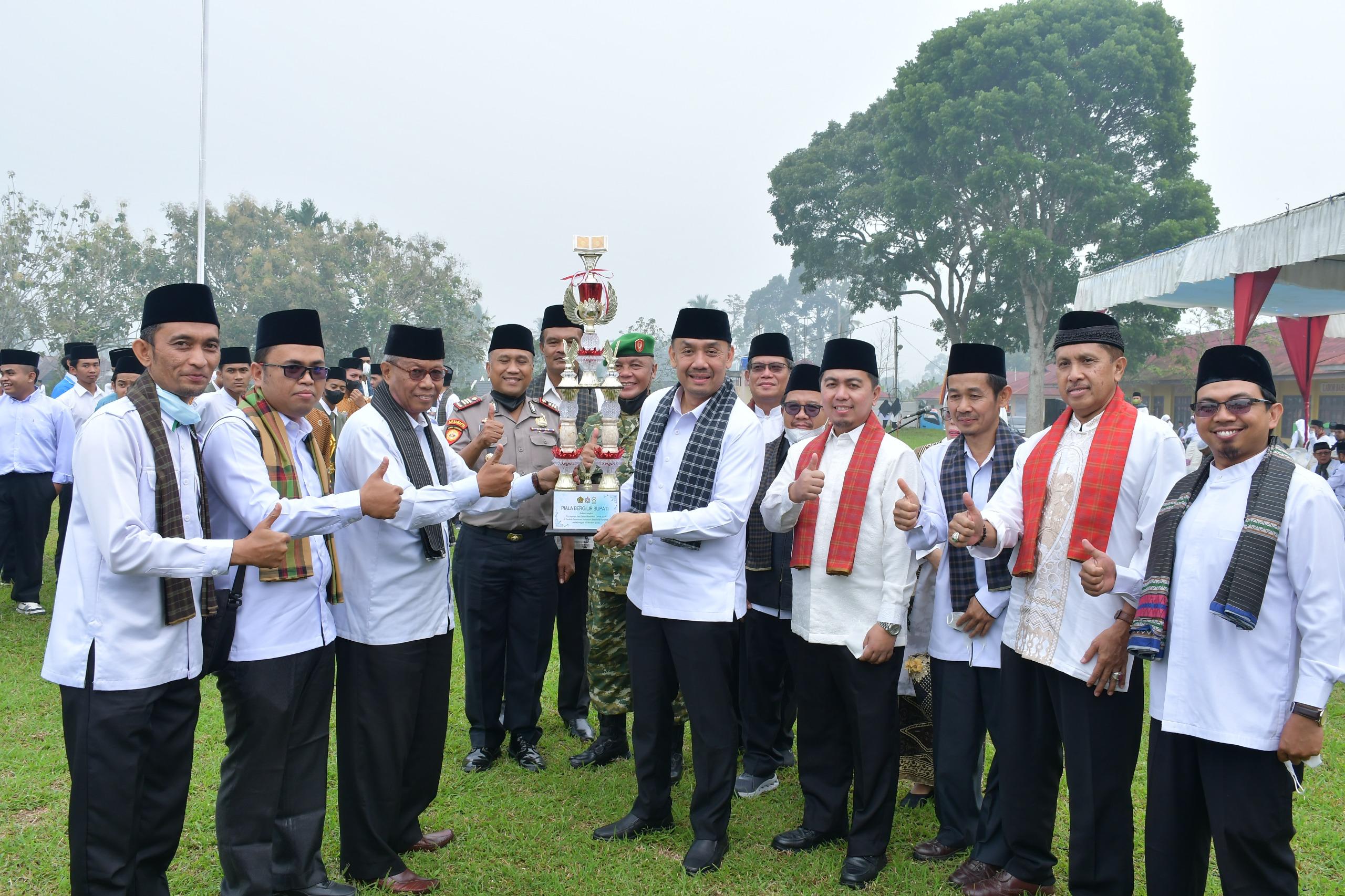 Ketua DPRD Agam Hadiri Peringatan Hari Santri Nasional 2026, Dorong Santri Berdaya Saing